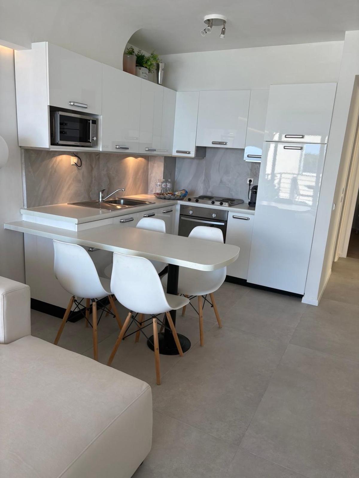 Vouliagmeni On The